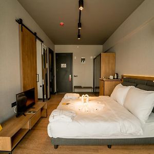 Deluxe Family Room Mountain View Ski Transfer